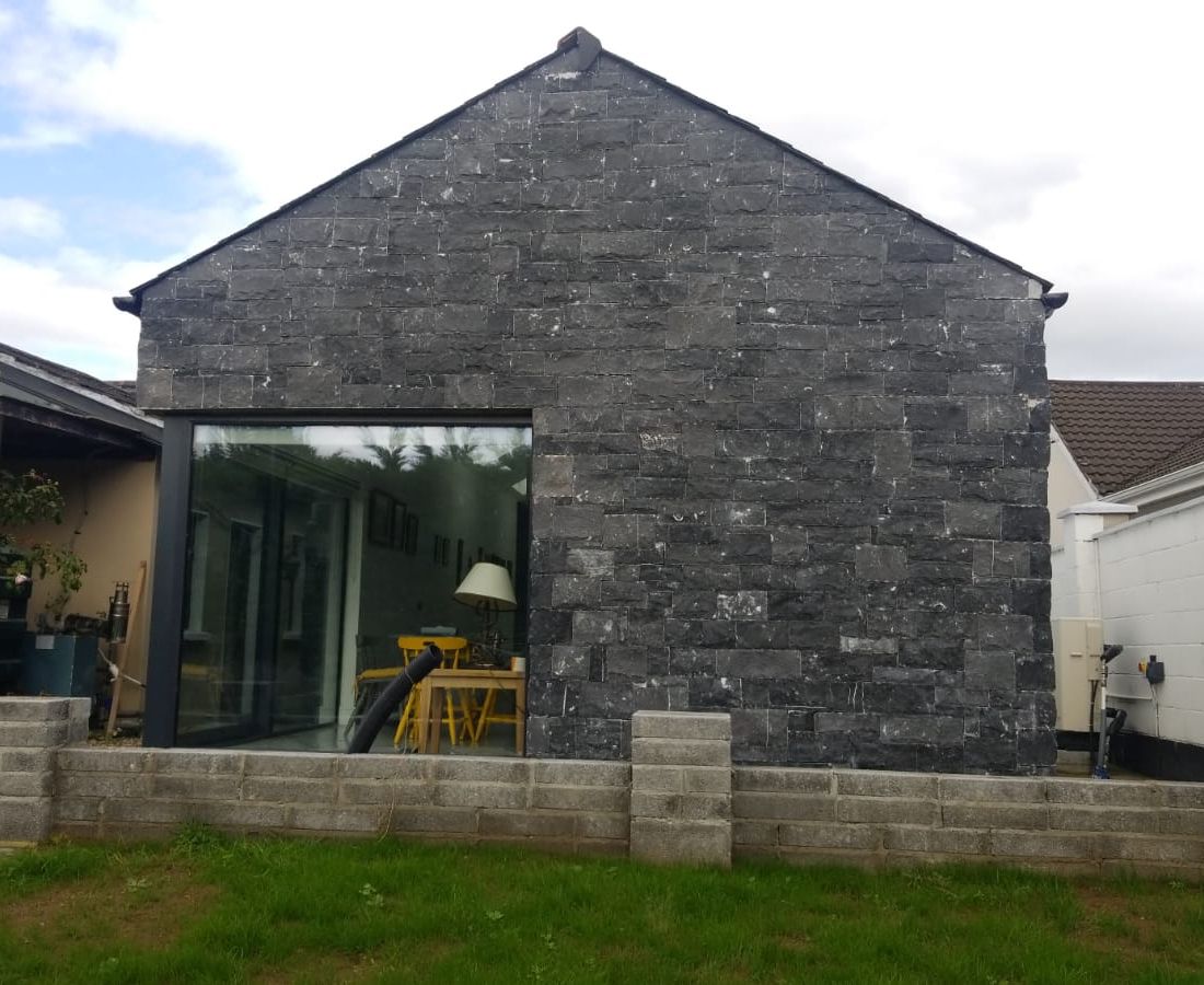 Cut dimensional limestone cladding in a variety of sizes 