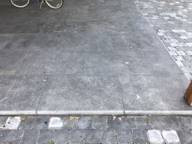 Kilkenny flamed paving complimented with cobbles