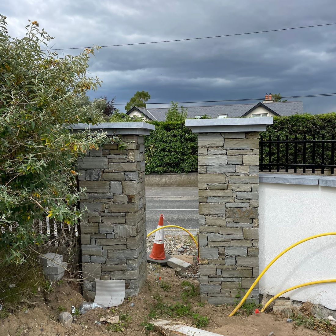  Grey sandstone piers with various natural colours & shades