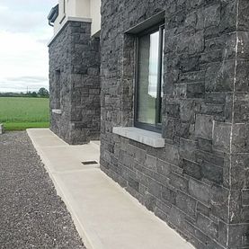 Modular limestone laid in a traditional dry joint