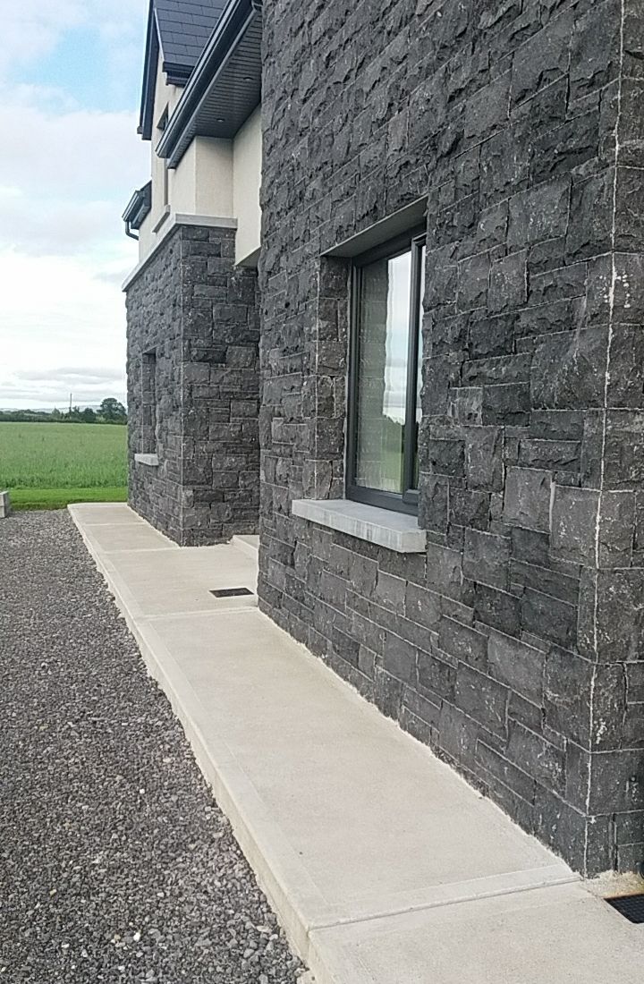Modular limestone laid in a traditional dry joint
